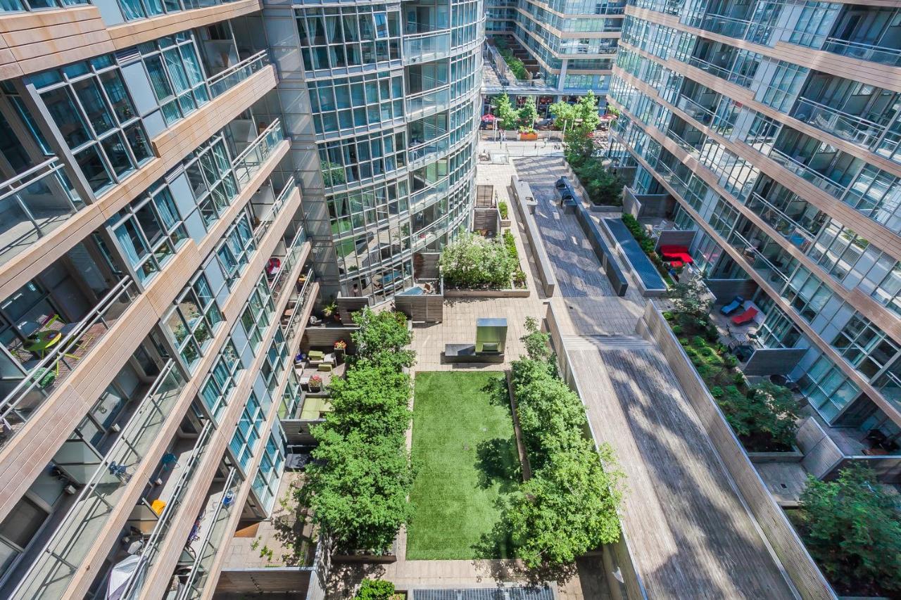 Cozy 2Br Close To Cn Tower & Harbourfront Toronto Kültér fotó